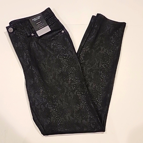 Simply Vera Vera Wang Skinny High Rise Snake Print Jeans Black Medium - Picture 4 of 12